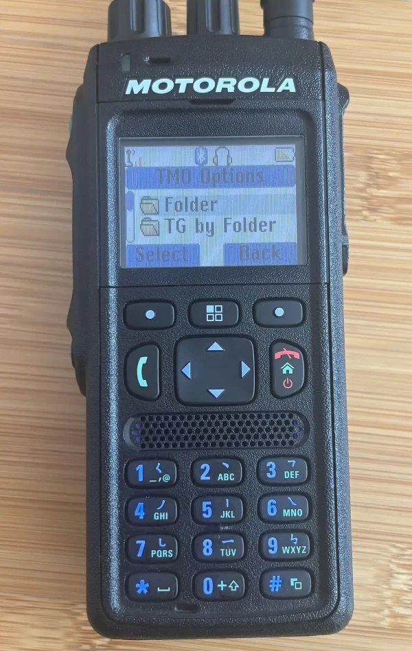 MOTOROLA MTP3250 TETRA 350-430MHz GPS Bluetooth Portable 2-ways Radio - Image 3