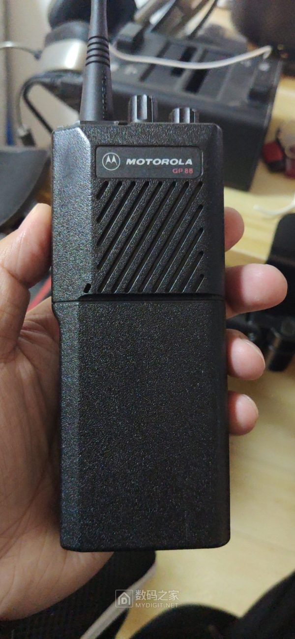 MOTOROLA™GP 88 Original  UHF VHF Professional Handheld Walkie Talkie